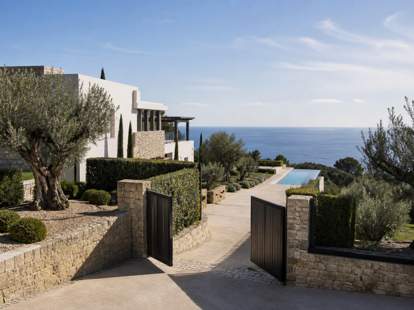 Arquitectura residencial mediterránea para revisión de compraventa inmobiliaria